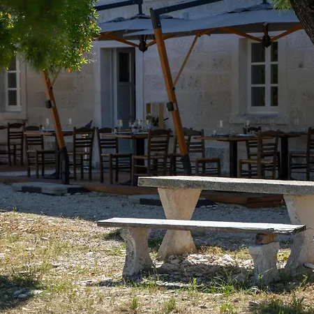 Vrnik Arts Club