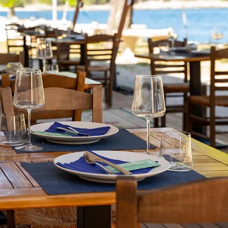 Vrnik Arts Club krevet i doručak 4*