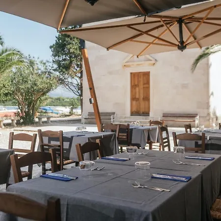 Vrnik Arts Club krevet i doručak 4*