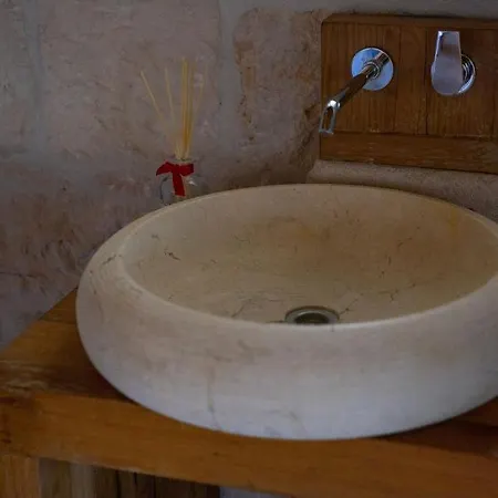 Vrnik Arts Club Bed & Breakfast