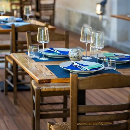 Bed & Breakfast Vrnik Arts Club